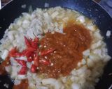Foto langkah ke 2 dari resep Mie Topping Jamur Saus Spaghetti.