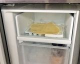 Hình bước làm 4 của món Bánh cracker phô mai. Siêu dễ làm