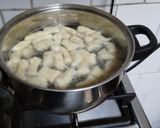 Foto del paso 2 de la receta: Ñoquis de papas rústicas con salsa de tomates con carne