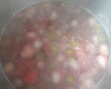 Une image de l'étape 2 de Sirop queues de fraises.