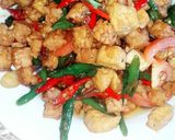 Foto langkah ke 3 dari resep Tahu tempe tumis pedas manis.
