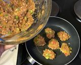 A picture of step 2 of Chicken meatballs.