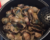 Foto del paso 3 de la receta: Almejas a la marinera
