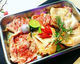 Hình bước làm 1 của món Đùi gà rim mặn Hương Rosmarin Vị chanh