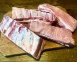 Fokhagymás-majoránnás sült oldalas krumplipürével recept fázis 1 fotója