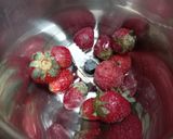 A picture of step 3 of Strawberry Faluda.