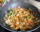 Foto del paso 6 de la receta: Wok de repollo picudo con manzana y cacahuetes