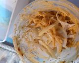 A picture of step 2 of Onion potato lacha pakora.
