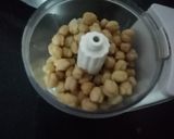 A picture of step 2 of Chickpea mat cigar.