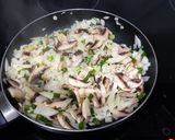Foto del paso 1 de la receta: Salsa de verdeo y champiñones