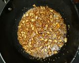शुगर कारमेलाइज़ड चिक्की (sugar caramelised chikki recipe in Hindi) रेसिपी चरण 6 फोटो