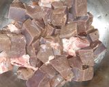 A picture of step 1 of Fry kaleji.