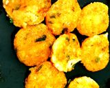 उपवासाची बटाट्याची भाजी आणि साबुदाण्याची टिक्की (batatyachi and sabudana tikki recipe in marathi) रेसिपी स्टेप 6 फोटो