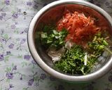 A picture of step 2 of Carrot and radish salad.