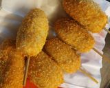 Foto langkah ke 4 dari resep Corn dog simple.