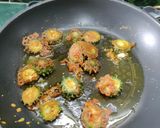 A picture of step 4 of Crispy Karela (Bitter gourd) potatoes.