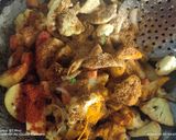 A picture of step 3 of Gobhi gazar mix veg.