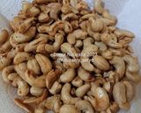 Foto langkah ke 4 dari resep Kacang Mede Goreng Bawang Putih.