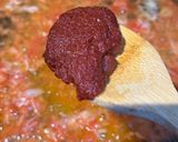 صورة لخطوة 4 من وصفة مرقاز بالصلصة👌 نقانق بالصلصة و البيض