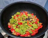 Foto langkah ke 4 dari resep Sambel Gereh Besek (Ikan Keranjang).