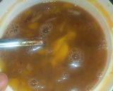 A picture of step 2 of Egg and onion sauce.