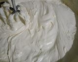 Foto langkah ke 2 dari resep Bolu Potong Pandan Kukus.