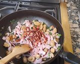 Foto del paso 8 de la receta: Quiche de Champiñones, cebolla de verdeo, panceta y jamón