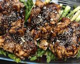 Foto del paso 4 de la receta: Pollo teriyaki con colchón de espárragos