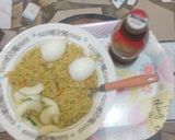 A picture of step 3 of Indomie n boiled egg.