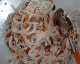 Foto langkah ke 3 dari resep Kwetiau goreng.