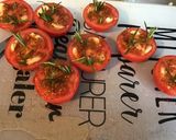 Une image de l'étape 5 de Tomates à l'ail mariné,romarin et épices.