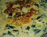 Foto del paso 5 de la receta: Tortilla de espinacas, ajos tiernos y bacalao
