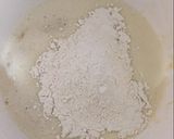 Foto langkah ke 4 dari resep Bolu Pisang 1 Telur (No Mixer).