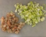 Foto del paso 5 de la receta Pizza de gambas y puerro con base de coliflor