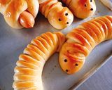 Hình bước làm 3 của món Bánh mì sâu róm