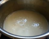 A picture of step 1 of Yellow color molk jelly.
