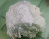 Foto langkah ke 2 dari resep Japanese Milk Bread Autolisis (merah putih).