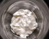 A picture of step 5 of Eggless Mango Mousse.
