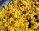 Pas rețetă Risotto galben cu cârnați proaspeți și mazăre 3 fotografie