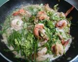 รูปขั้นตอนการทำที่ 1 ของ กุ้งชะอมผัดกะทิ