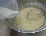 Foto langkah ke 5 dari resep Vanilla Raisin Muffins.