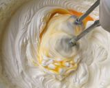 Foto langkah ke 3 dari resep Vanilla Almond Buttercake no BP (remake).