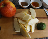 Foto del paso 1 de la receta: Bizcocho dorado con manzanas y vino moscatel
