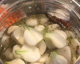 Foto del paso 3 de la receta: Cebollitas Curtidas