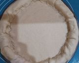 Foto langkah ke 6 dari resep Pizza homemade dengan stuff crust keju.