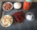A picture of step 1 of Vada Pav Shukhi Lal Chutney or Dry Red Chutney.