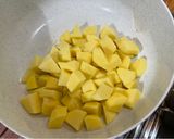 Foto del passaggio 3 della ricetta Baccalà con patate 🇺🇦☮️🏳️‍🌈🦄