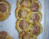 Foto langkah ke 5 dari resep Hotdog mini.