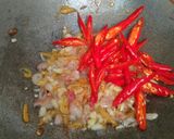 Foto langkah ke 3 dari resep Tumis Pedas Pepaya Muda dengan Rebon/Ebi.