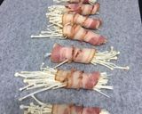 A picture of step 3 of Bacon Wrapped Enoki Mushroom Pita Sandwich.
